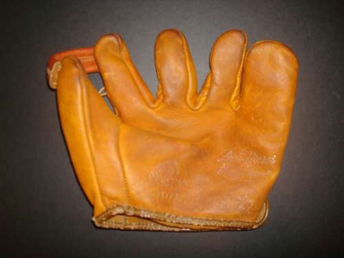 Don Mossi Nokona J103 Front